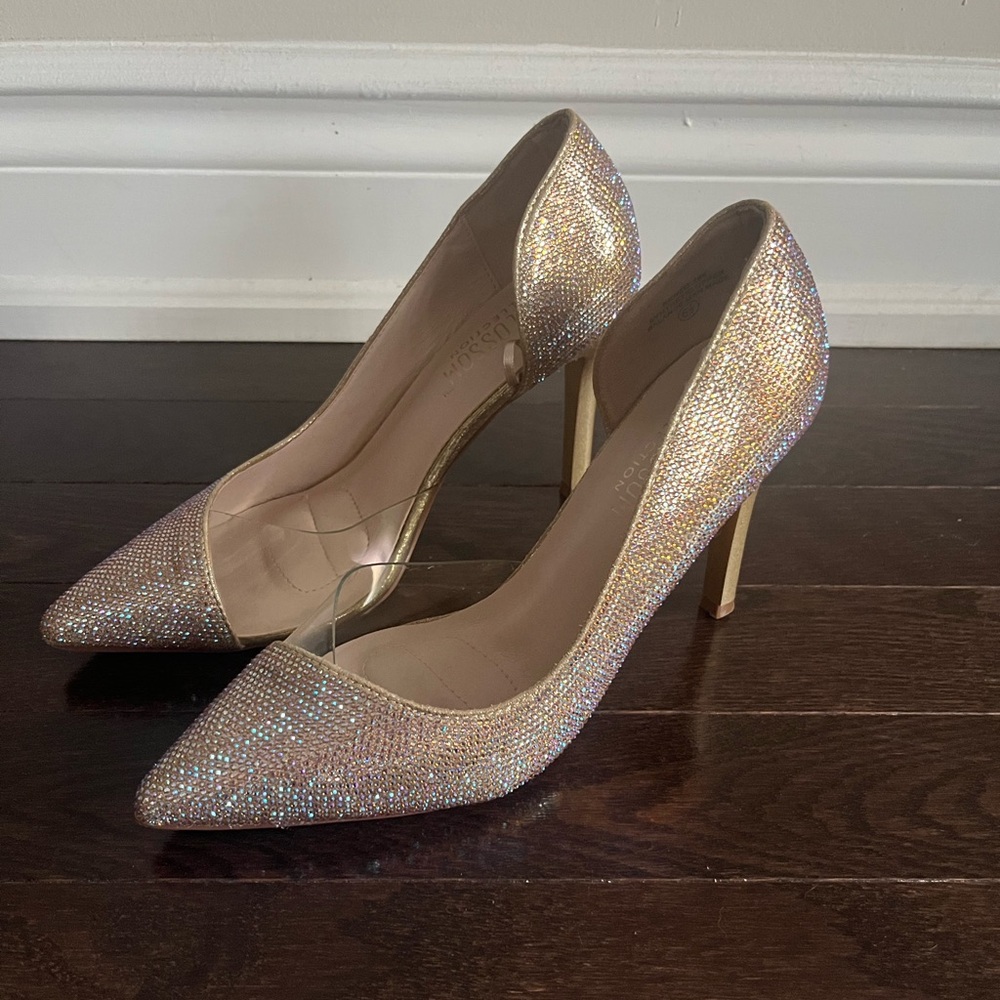 Elegant Gold Glitter Heels, size 6.5